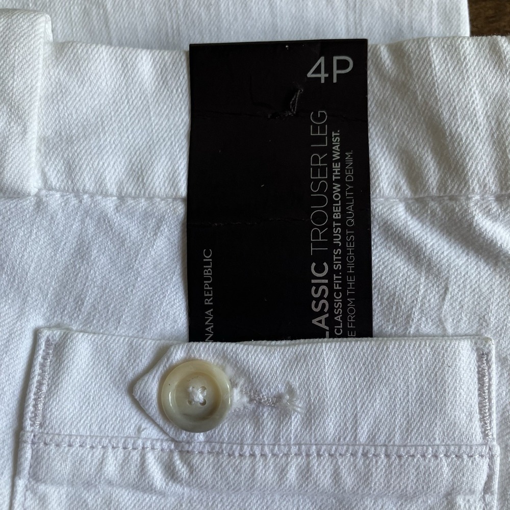 NWT Banana Republic Classic Fit Trouser Leg Denim Pants White 4P Petite Flare - Picture 3 of 7